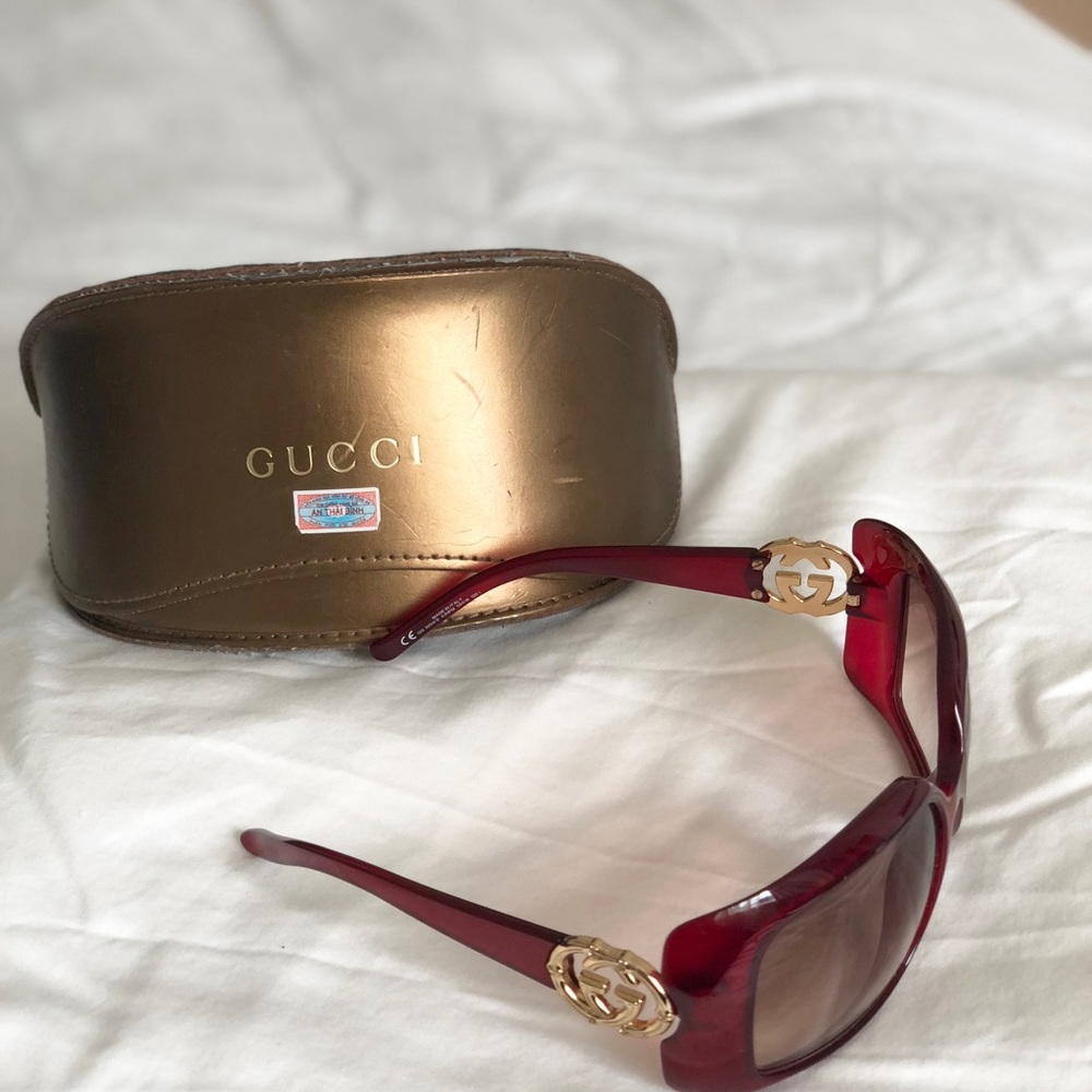 SOLD. Gucci sunglasses - Picture 4 of 4